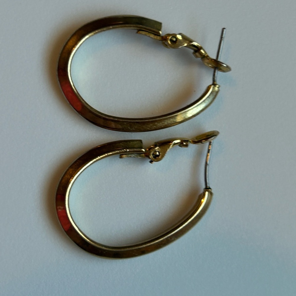 Vintage Gold Tone Oval Hoop Earrings Classic Vintage Hoops Gold Hoops Minimalist - Picture 12 of 13